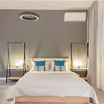 Stylish City Center Apartment By Ndk