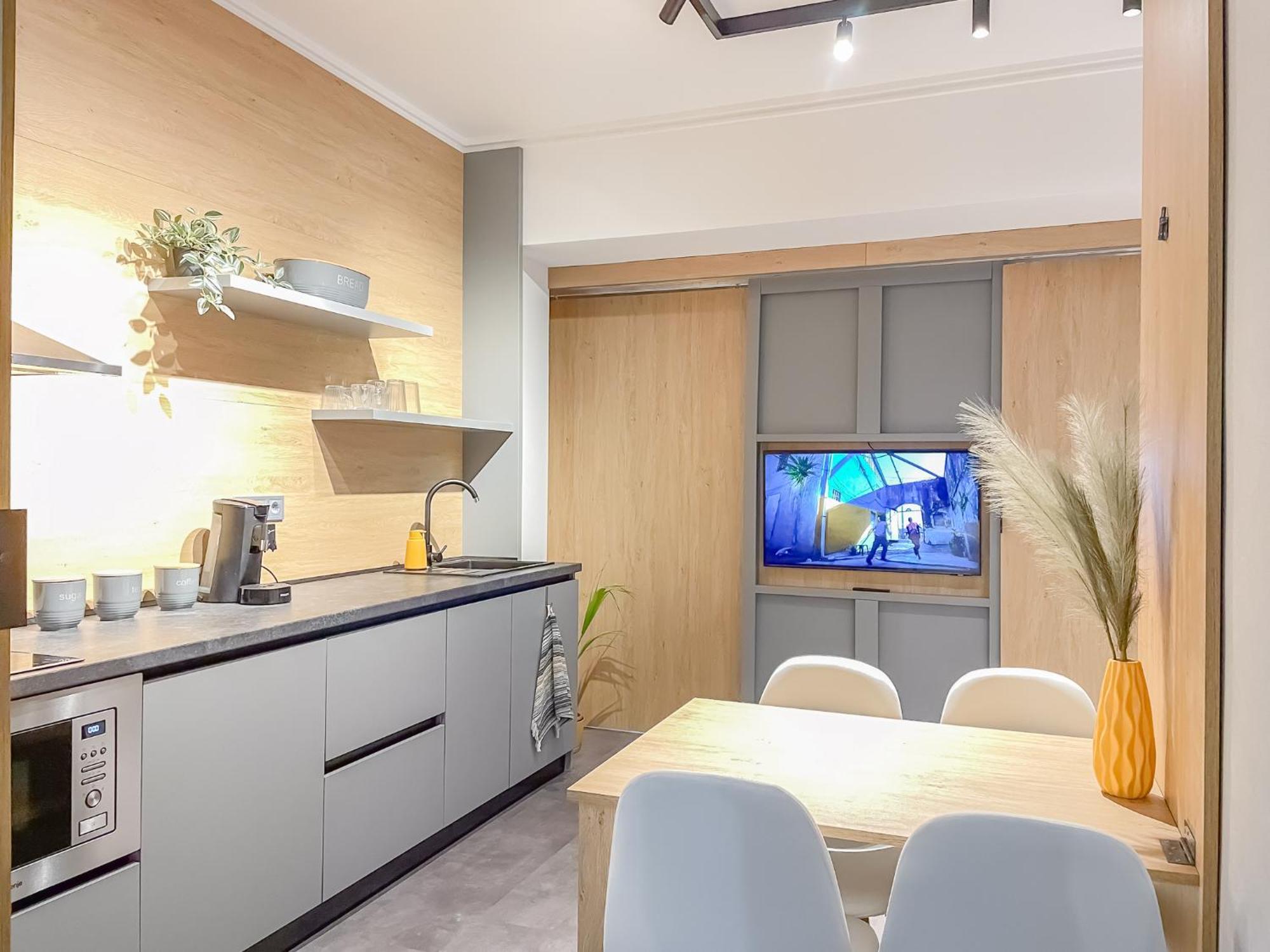 Stylish City Center Apartment By Ndk Apartment *
